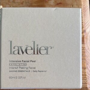 Lavelier Intensive Facial Peel — White Exfoliating Treatment